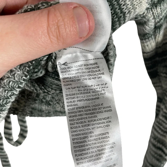 NWOT Edikted Medina Knit Open Back Cropped Sweater in Grey/White Size L - Picture 8 of 16